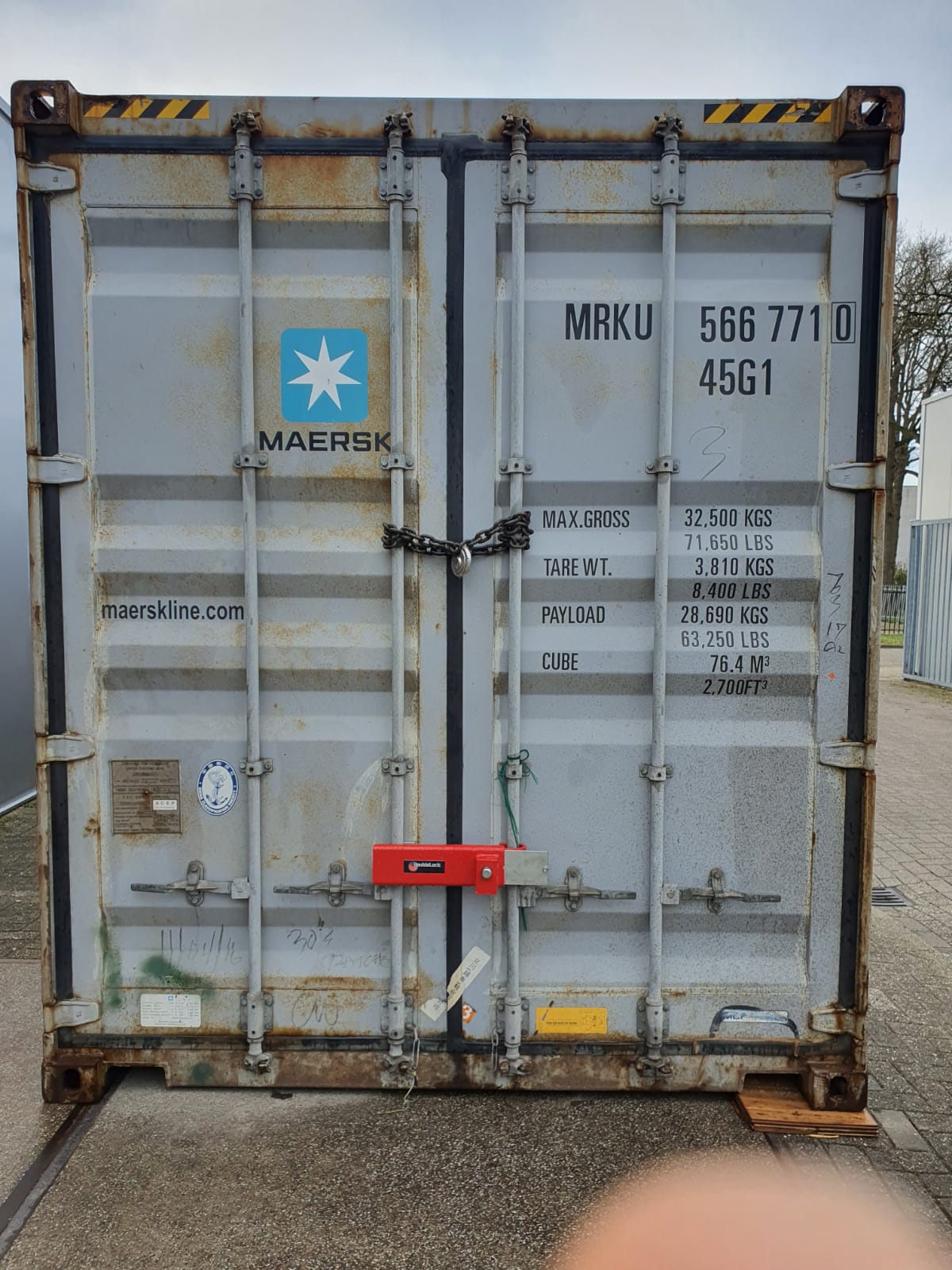 1e container maart